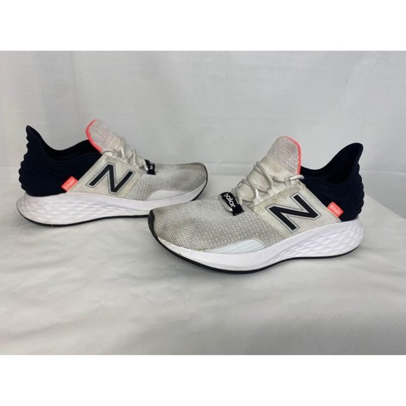 New Balance Women’s Fresh Foam R White Black Running Shoes size 7 - Picture 1 of 6